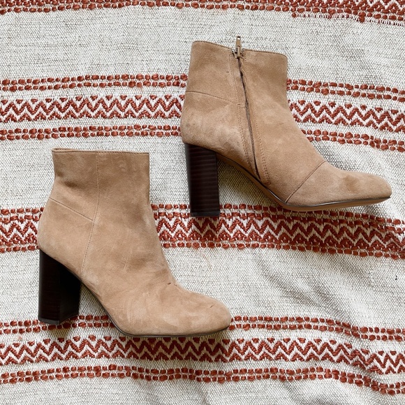 Banana Republic Shoes - 4/$25 - Banana Republic tan suede boots